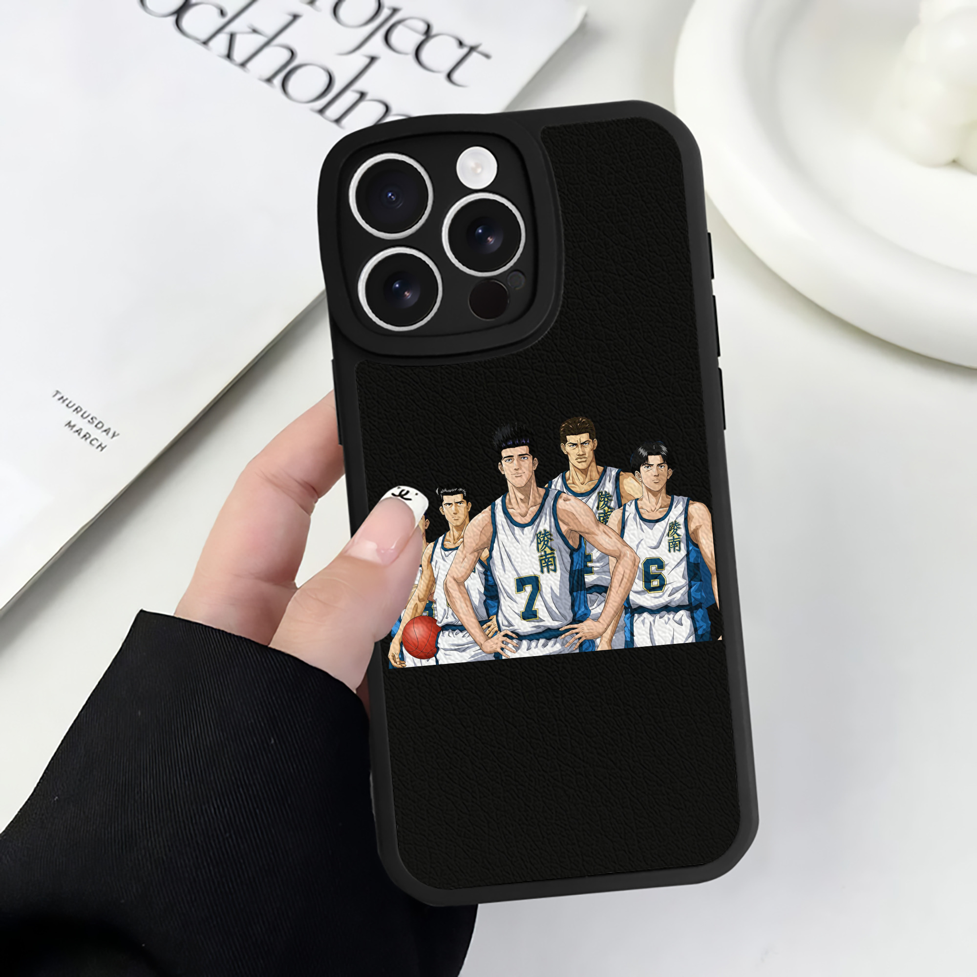 （画像用） SLAM DUNK／スラムダンク 【iPhone 16シリーズ対応】シリコンスマホケース（レザー調） 材質：シリコン
